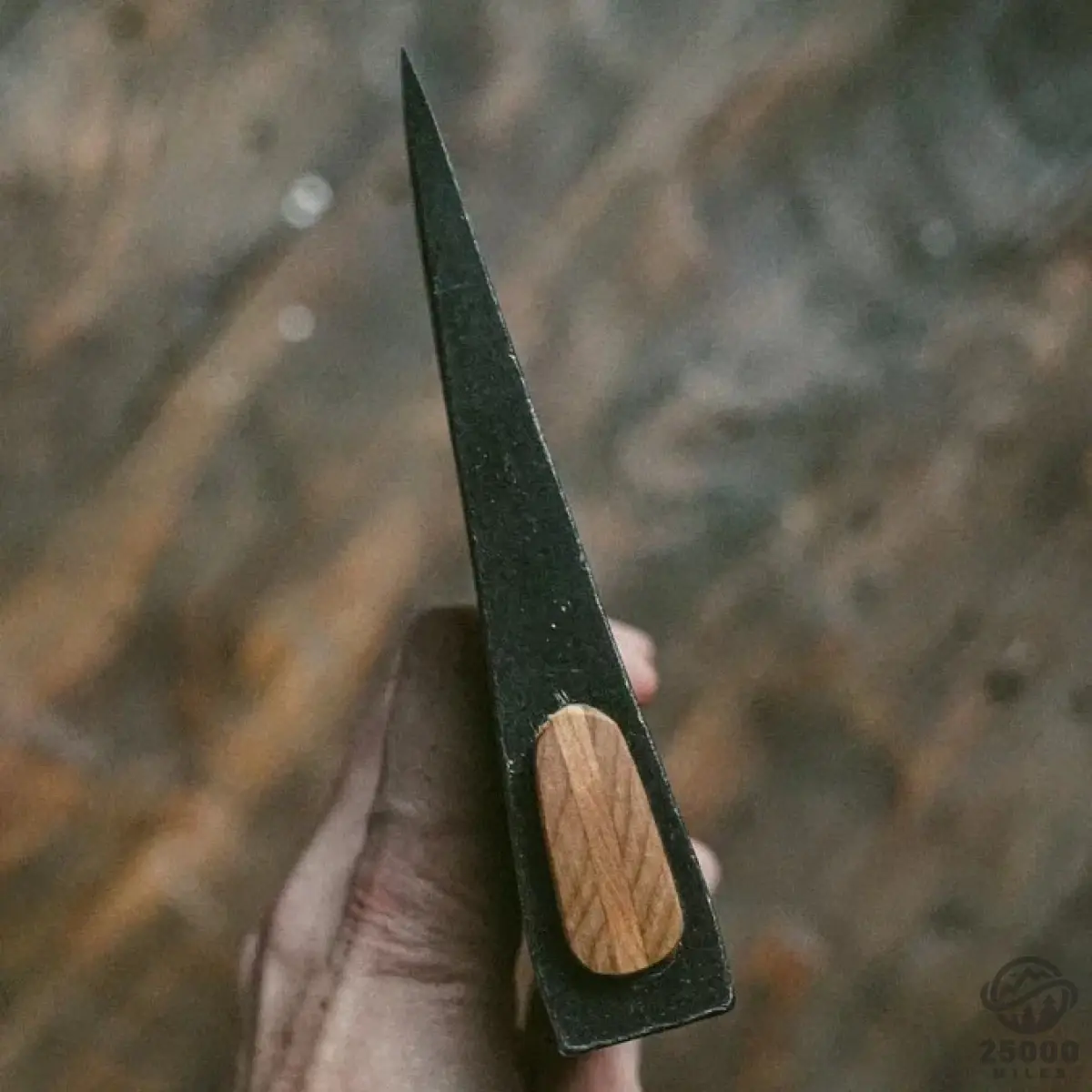 anika “leshiy” axe with leather sheath main image